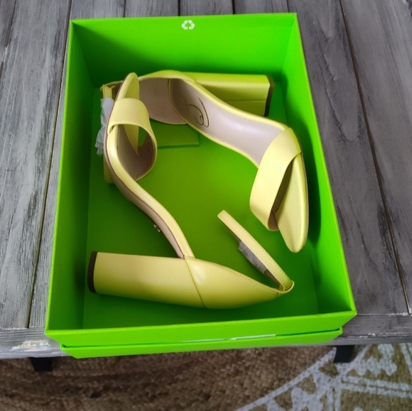 New Sam Edelman Leather Yaro Ankle Strap Heel in Butter Yellow $120 - Picture 4 of 9
